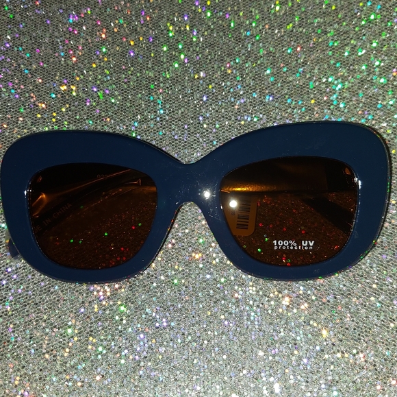 Torrid Oversized Cateye Sunglasses - Picture 7 of 7